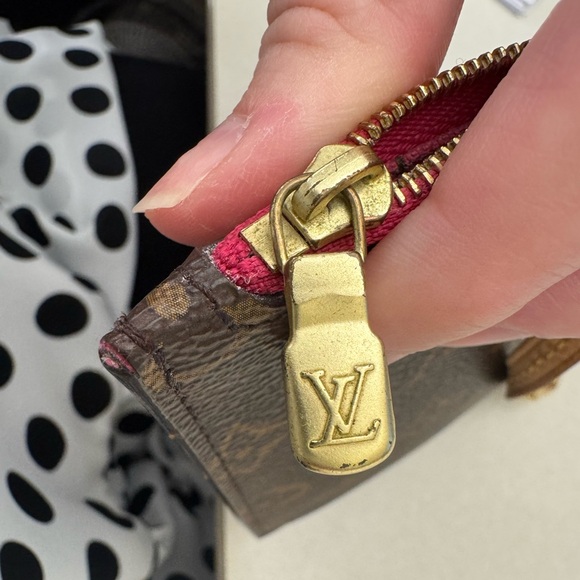 Louis Vuitton Pochettte - Picture 5 of 8